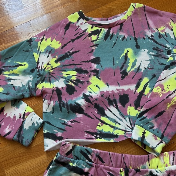 Colsie Lounge Set - Picture 3 of 4